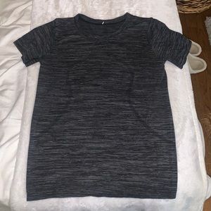 lulu lemon swiftly tech shirt size 6